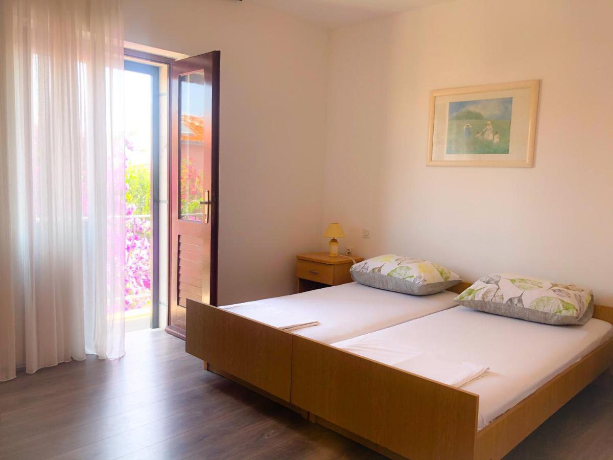 Apartmani Bepina Supetar Exterior foto